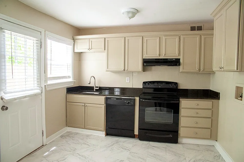 Southern Court Apartments — Photo 3