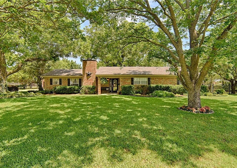 1st image of 4009 Carol Ln
