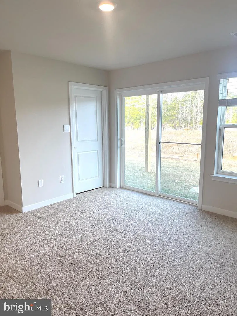 3 bed, 3.5 bath, 2061 sqft, $3,400 — Photo 4