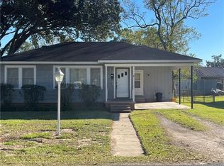 703 E 1st St, Jennings, LA 70546
