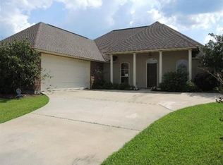 4033 Driftwood Dr, Zachary, LA 70791