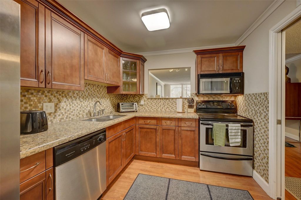 823 Cypress Boulevard #201, photo 2