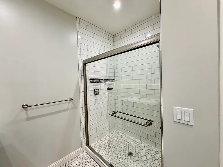 1842 Jefferson St #206 — Photo 8