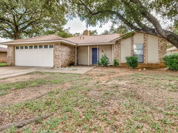 225 Oakhaven Dr, Grand Prairie, TX 75050