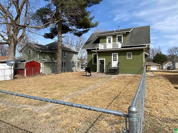 5th image of 821 1st Ave SE