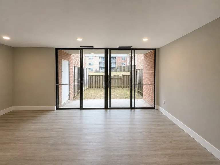 728 Quince Orchard Blvd #T1 — Photo 10