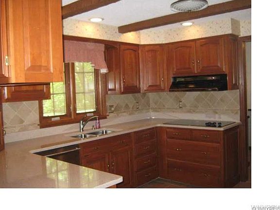 2nd image of 35 Coventry Ln