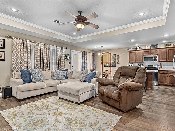 2nd image of 2612 Highland Dr