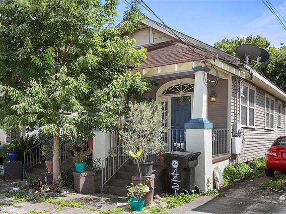 2nd image of 4420-22 General Pershing St