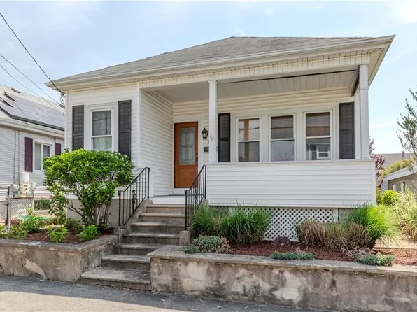 94 Bentley St, East Providence, RI 02914