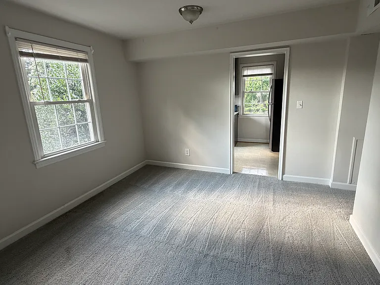 702 S Fayette St — Photo 3