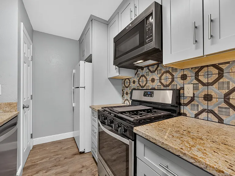 6260 Cavan Dr #3 — Photo 10