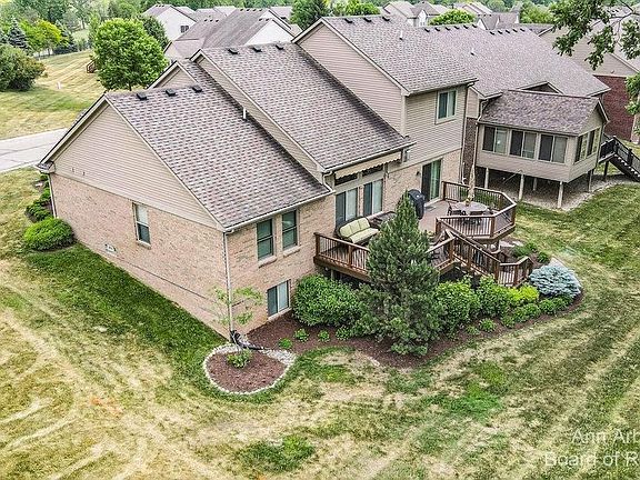 3rd image of 36300 Fairway Dr