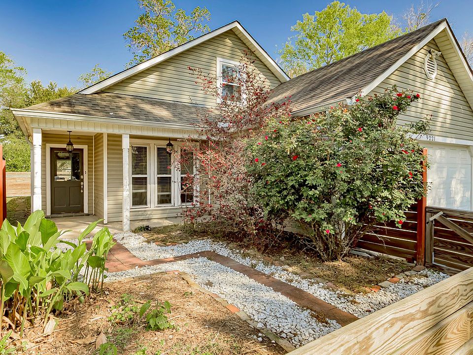 1st image of 9221 Fox Run Ave