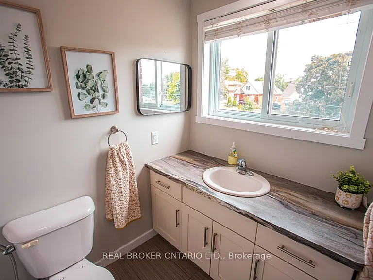 489 East Ave #B — Photo 36