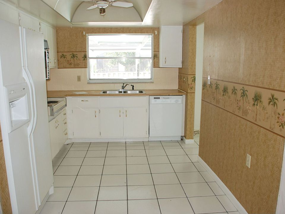 2nd image of 145 Heather Grove Ln