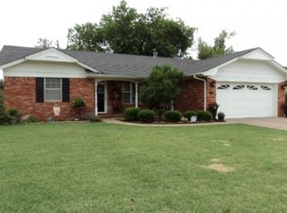 208 Cardinal Cir N, Altus, OK 73521