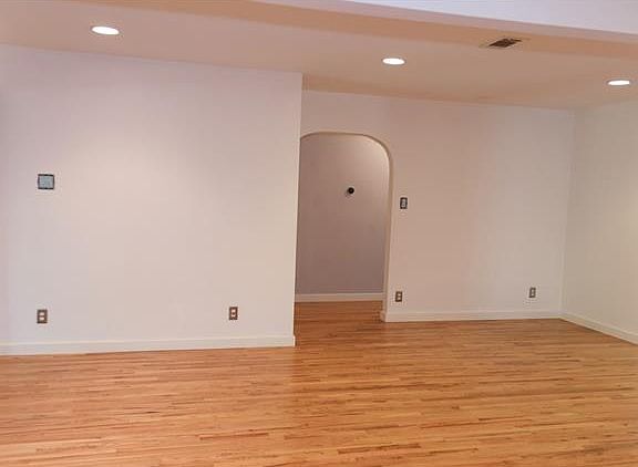 5th image of 2108 La Casa Dr