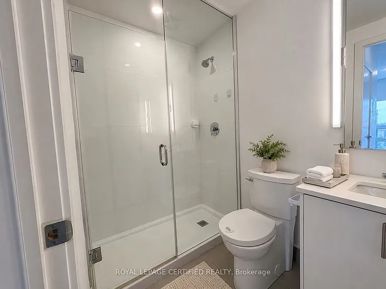 180 Veterans Dr #307 — Photo 12