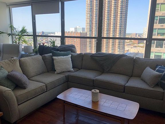 5th image of 3550 N Lake Shore Dr APT 811