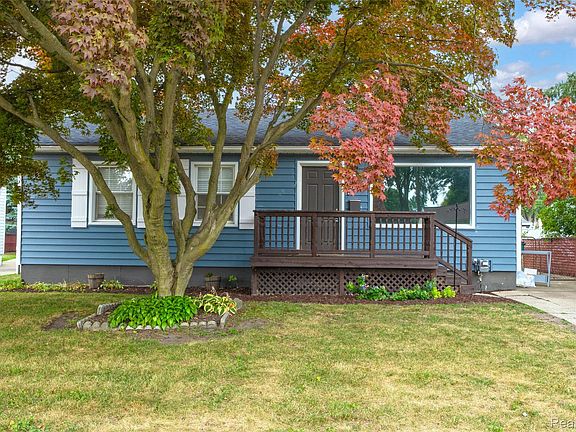 3rd image of 1017 Amelia Ave