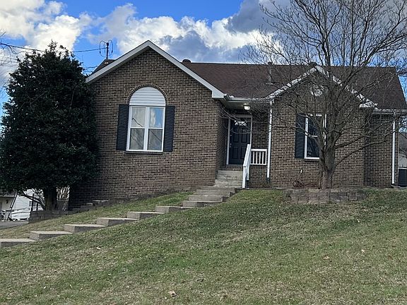 3rd image of 2023 Windroe Dr