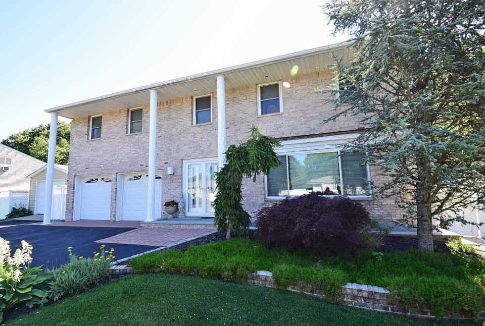 1st image of 23 Lucille Dr