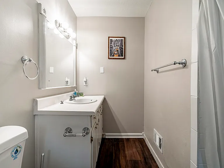 W Bourne Dr — Photo 4