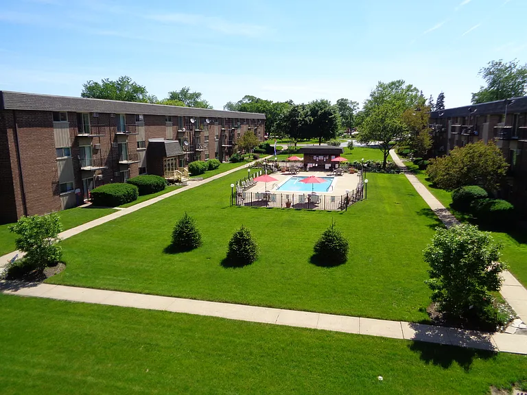 Fairway Green Apartments — Photo 2