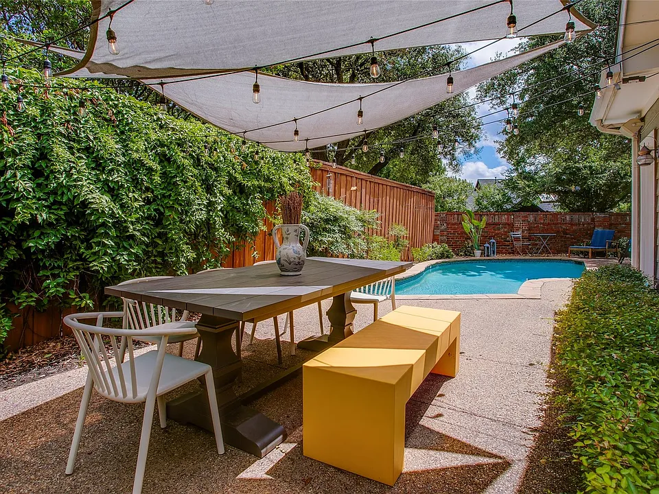 14628 Dickenson Ct