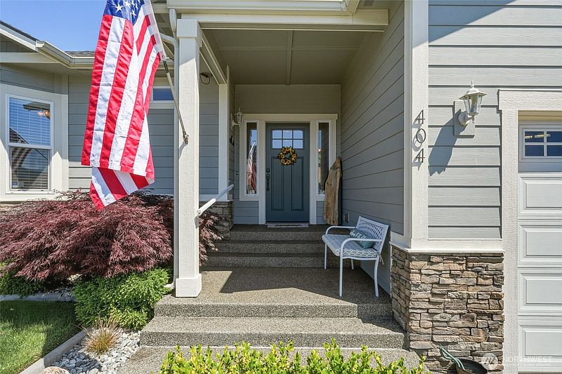 2nd image of 404 Ridgewood Drive