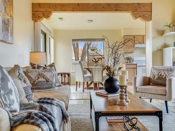 989 Calle Carmilita, Santa Fe, NM 87505