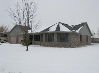 125 Meadowbrook Dr, Eaton, OH 45320