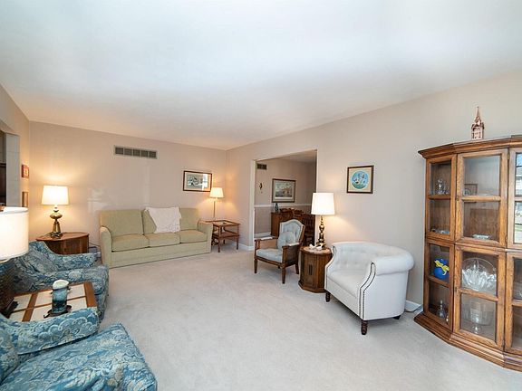 5th image of 609 Prairie Vista Dr
