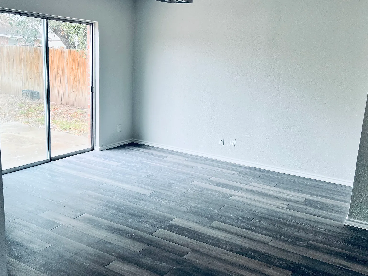 4 bed, 1624 sqft, $1,600 — Photo 2