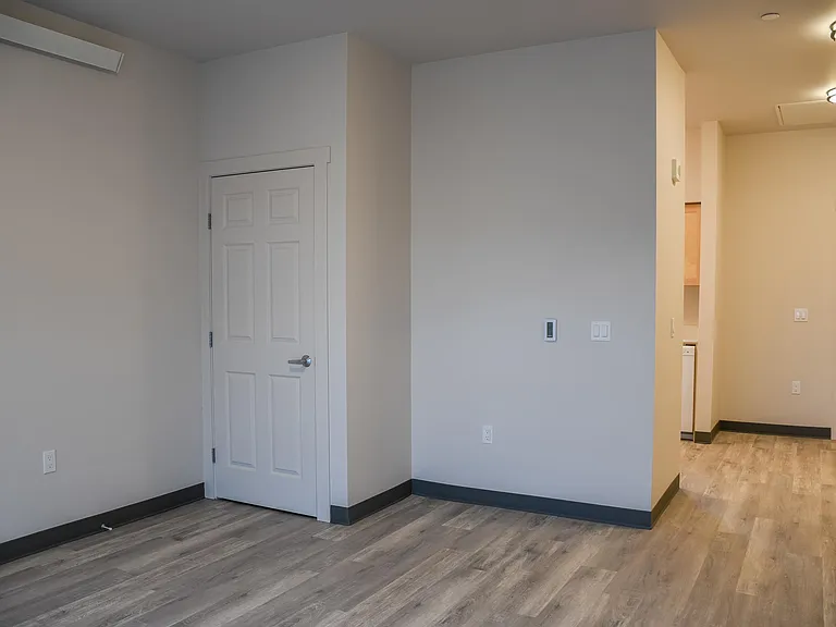 Kirkland Heights Apartments — Photo 19