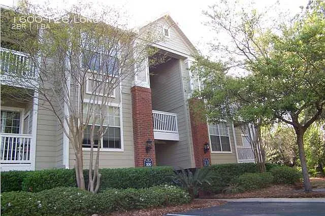 1600-126 Long Grove Rd — Photo 1