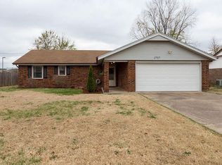 1707 SW D St, Bentonville, AR 72712