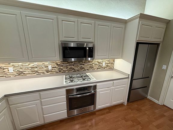 5th image of 1954 Spicetree Ln SE