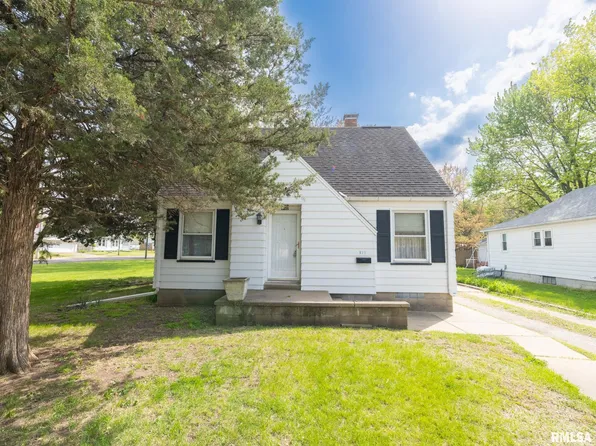 128 Lucinda St, Pekin, IL 61554