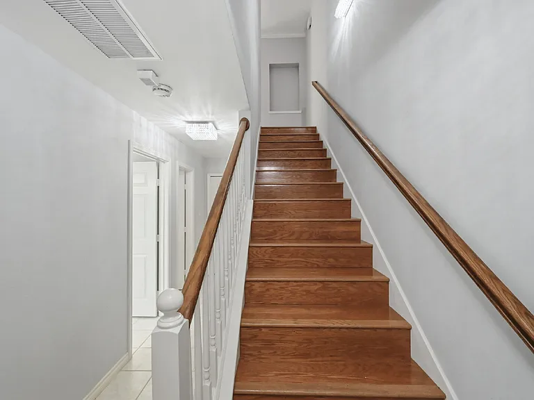 2913 Crawford St #B — Photo 8
