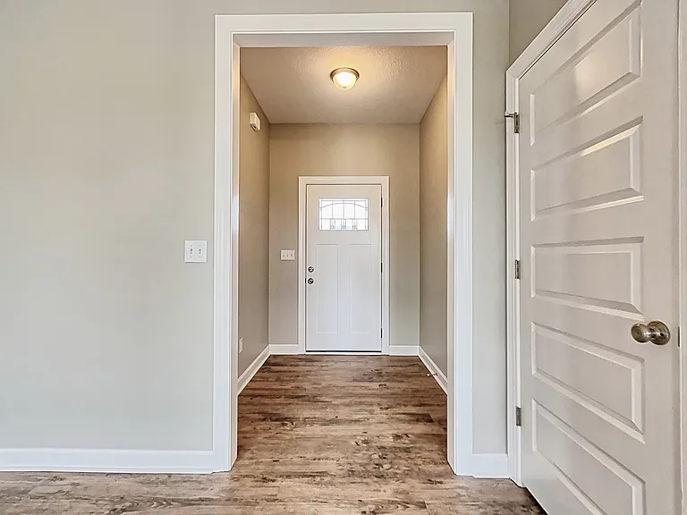 602 Princess Anne Cir — Photo 3