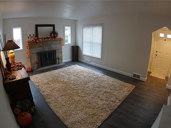 4th image of 2610 7th St