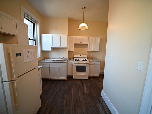 4th image of 1513 Washington St #44