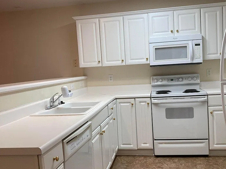 301 Ivystone Dr — Photo 7