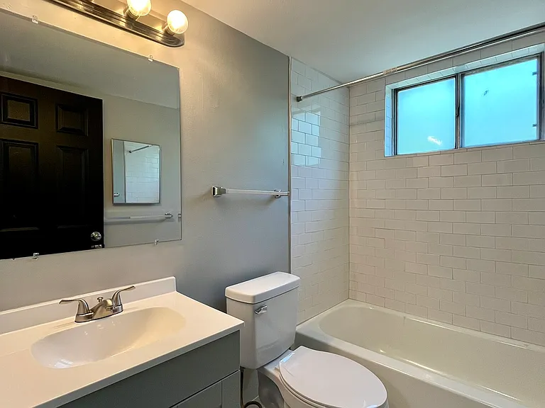 4415 Oakwood Blvd #6 — Photo 10