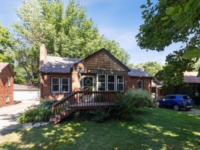 1923 37th St, Des Moines, IA, 50310