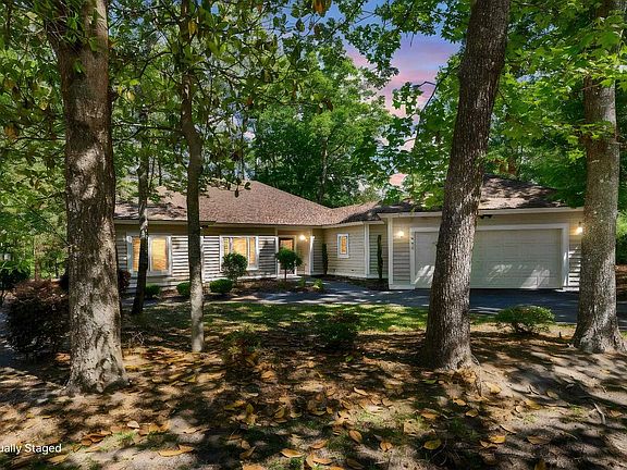 3rd image of 1802 Spinnaker Dr.