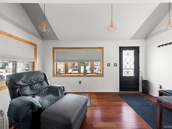 4th image of 17046 118th Avenue