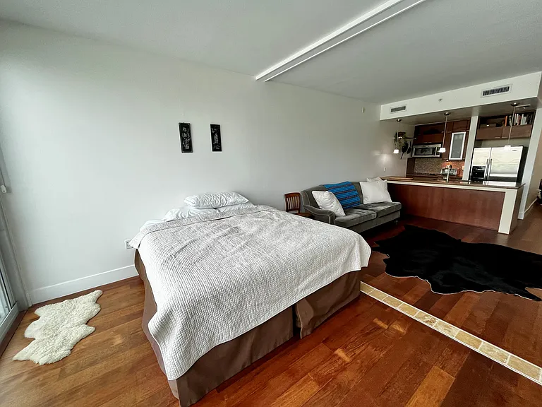 111 N 12th St #1508 — Photo 2